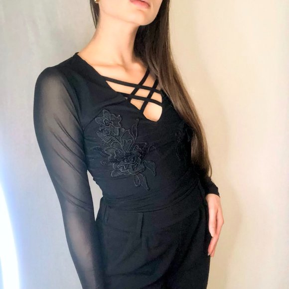 Black Bodysuit Scoop Neck Criss-Cross and Floral Detailing - Picture 2 of 11